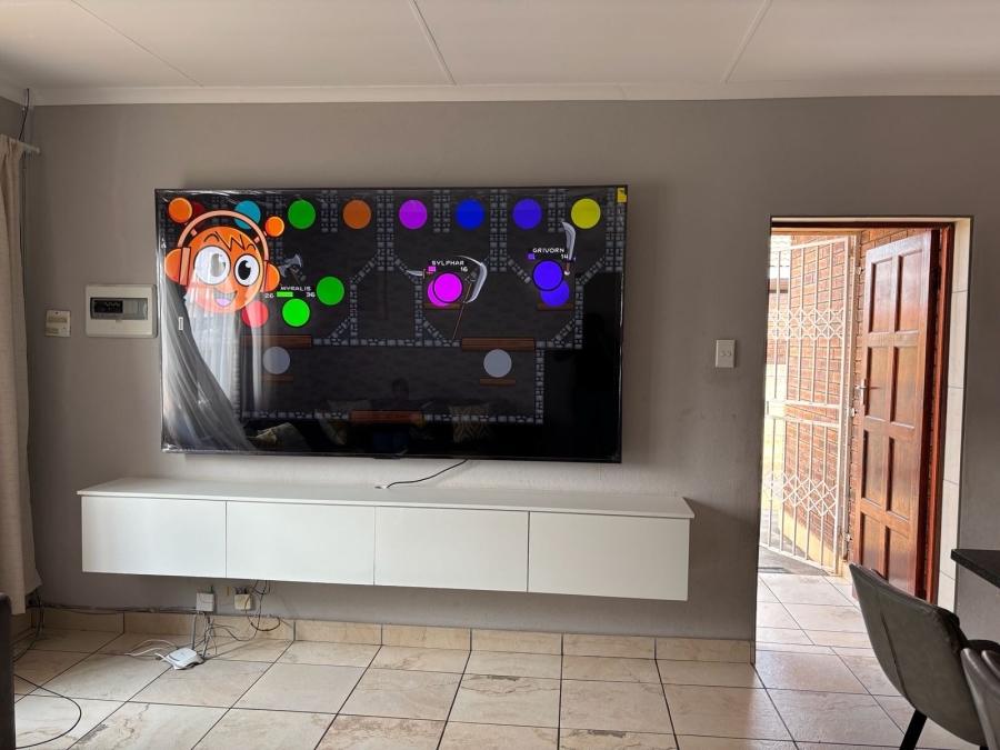 3 Bedroom Property for Sale in Mogwase North West